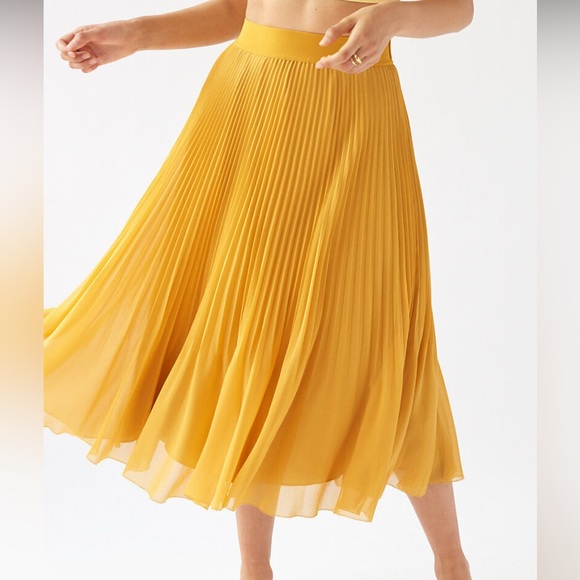Aritzia Dresses & Skirts - Wilfred Aritzia Twirl Mustard Pleated Midi Skirt